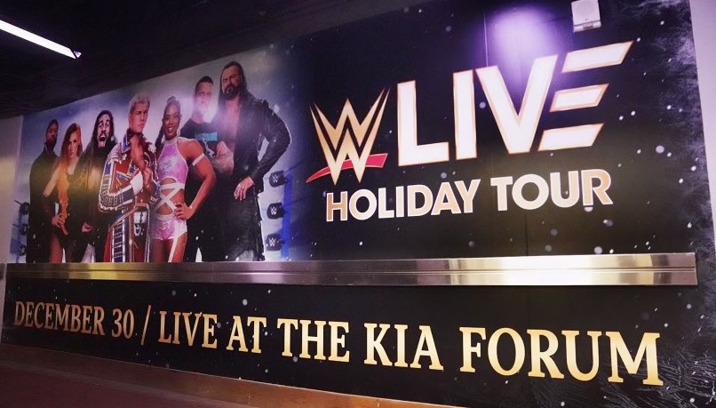 WWE Live Holiday Tour Los Angeles Results – 12/30/23: Steel Cage Match, Last Man Standing Match, Street Fight, World Title Match & More!