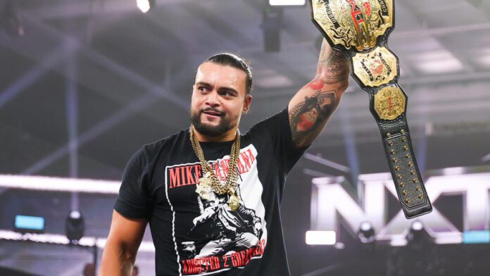 mike_santana-00 Mike Santana with the TNA title
